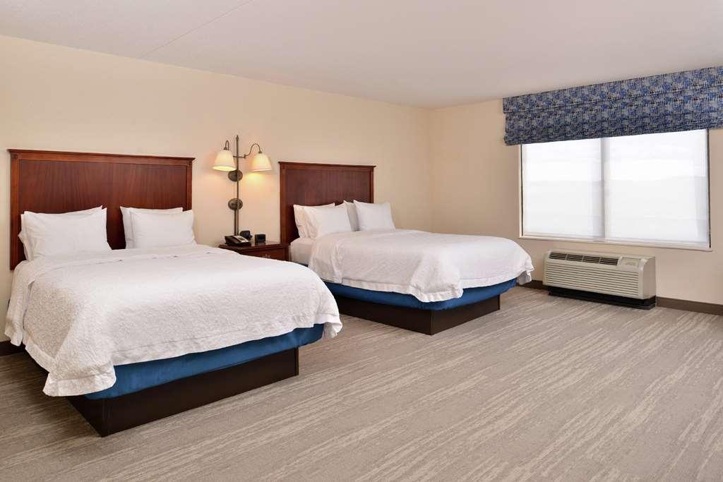 Hampton Inn Harrisonburg South Номер фото